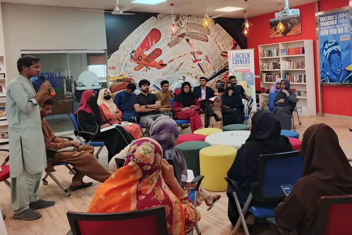 Diplomacy Unfolded: A Foreign Affairs Discussion Club
